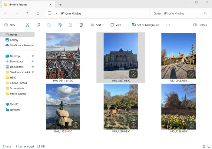 Photos saved on Windows 11